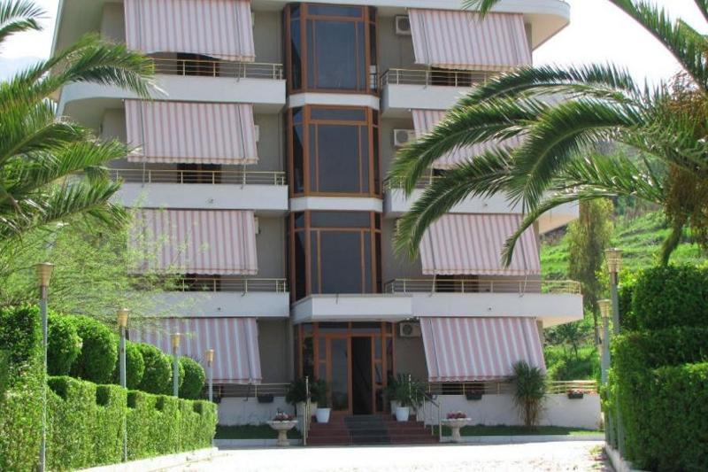 Hotel Denta Radhimë Exterior foto